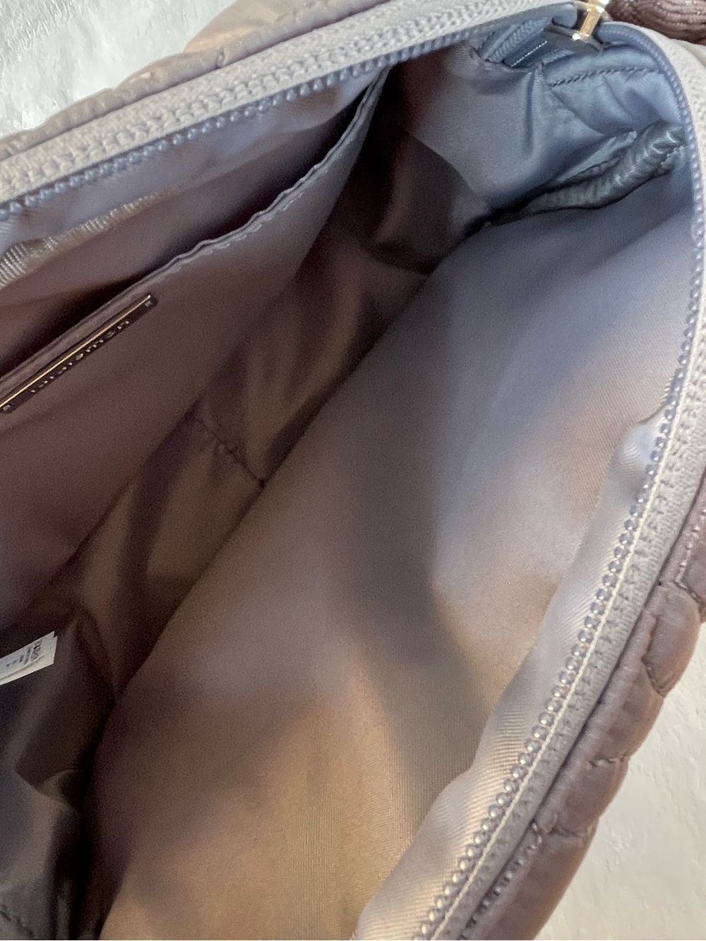 Lululemon Quilted Embrace Crossbody Shoulder bag Athleisure Active Clean Girl - Picture 9 of 12
